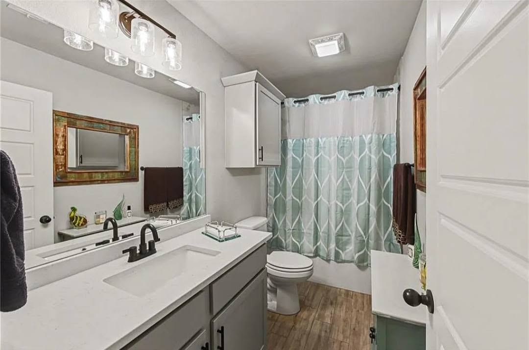Full bathroom